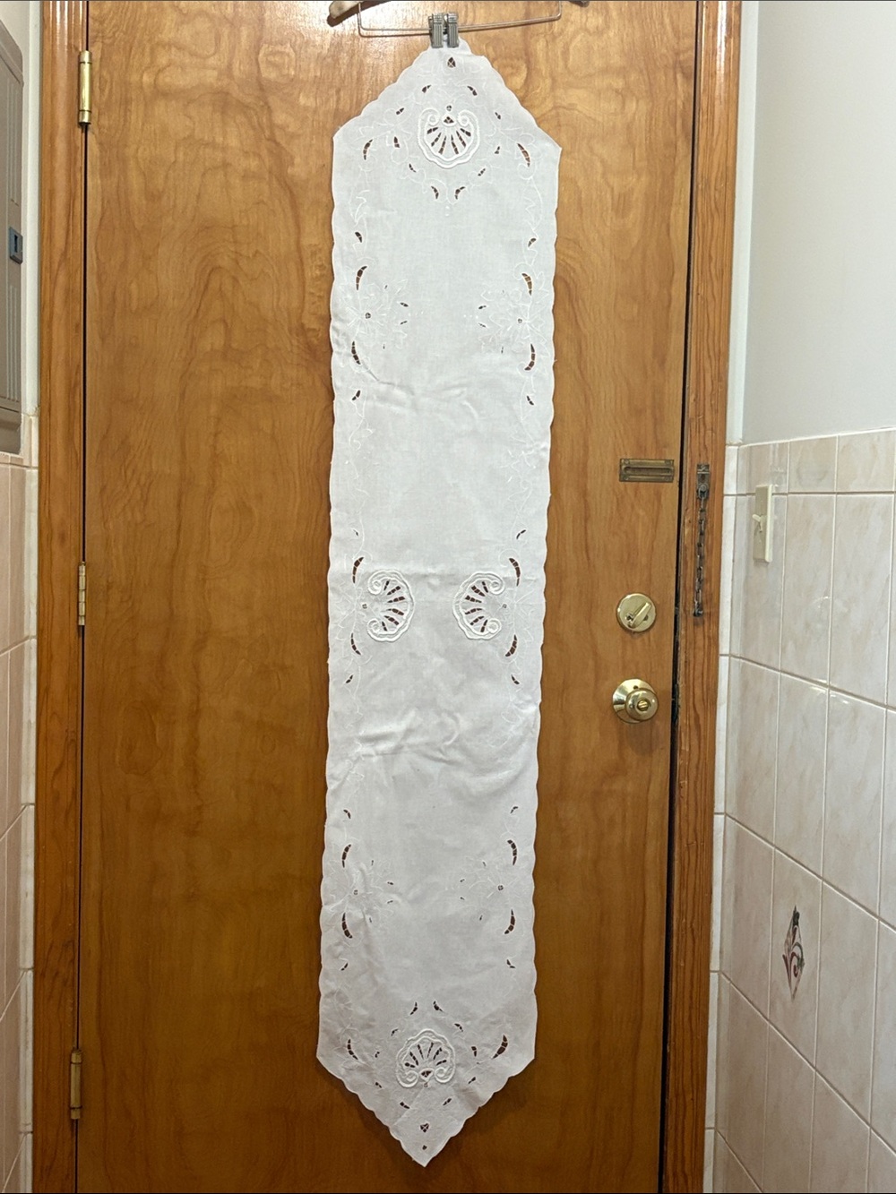 Lenox White Embroidered Cutwork Table Runner